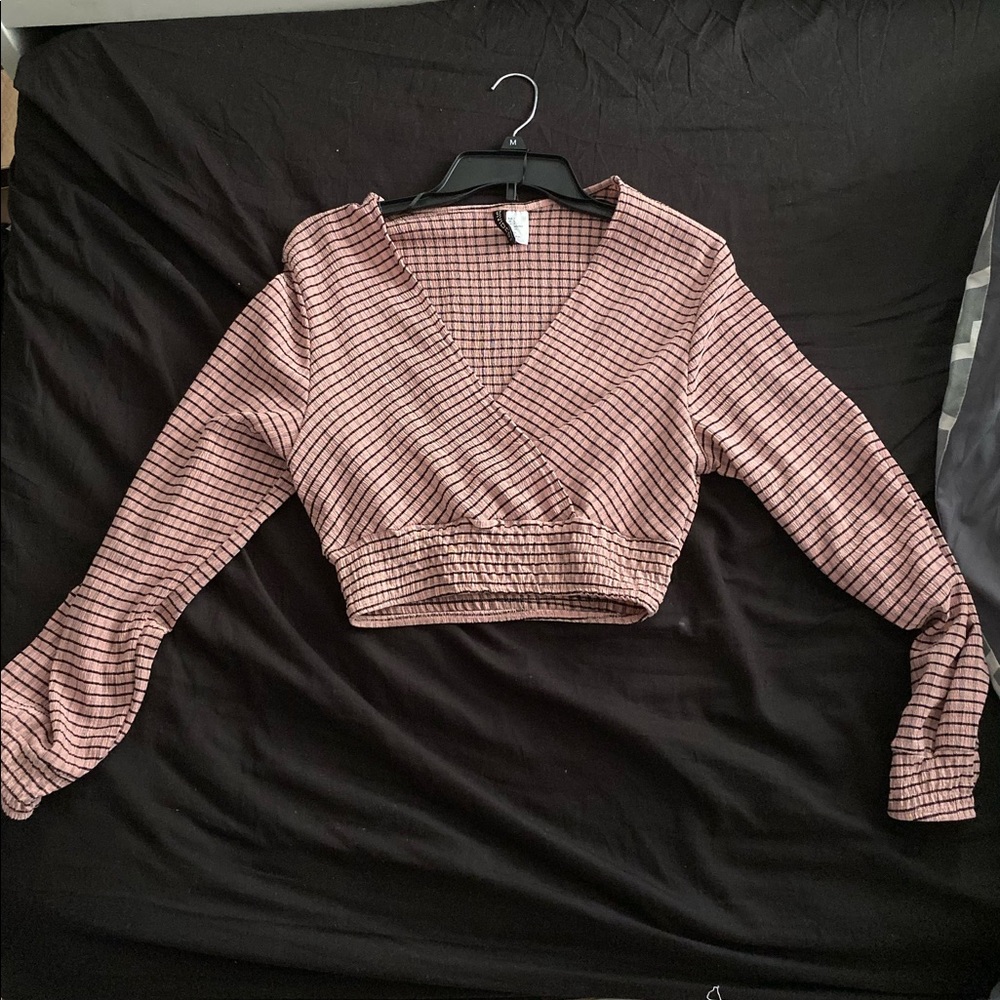 Pink and Black H&M cropped shirt